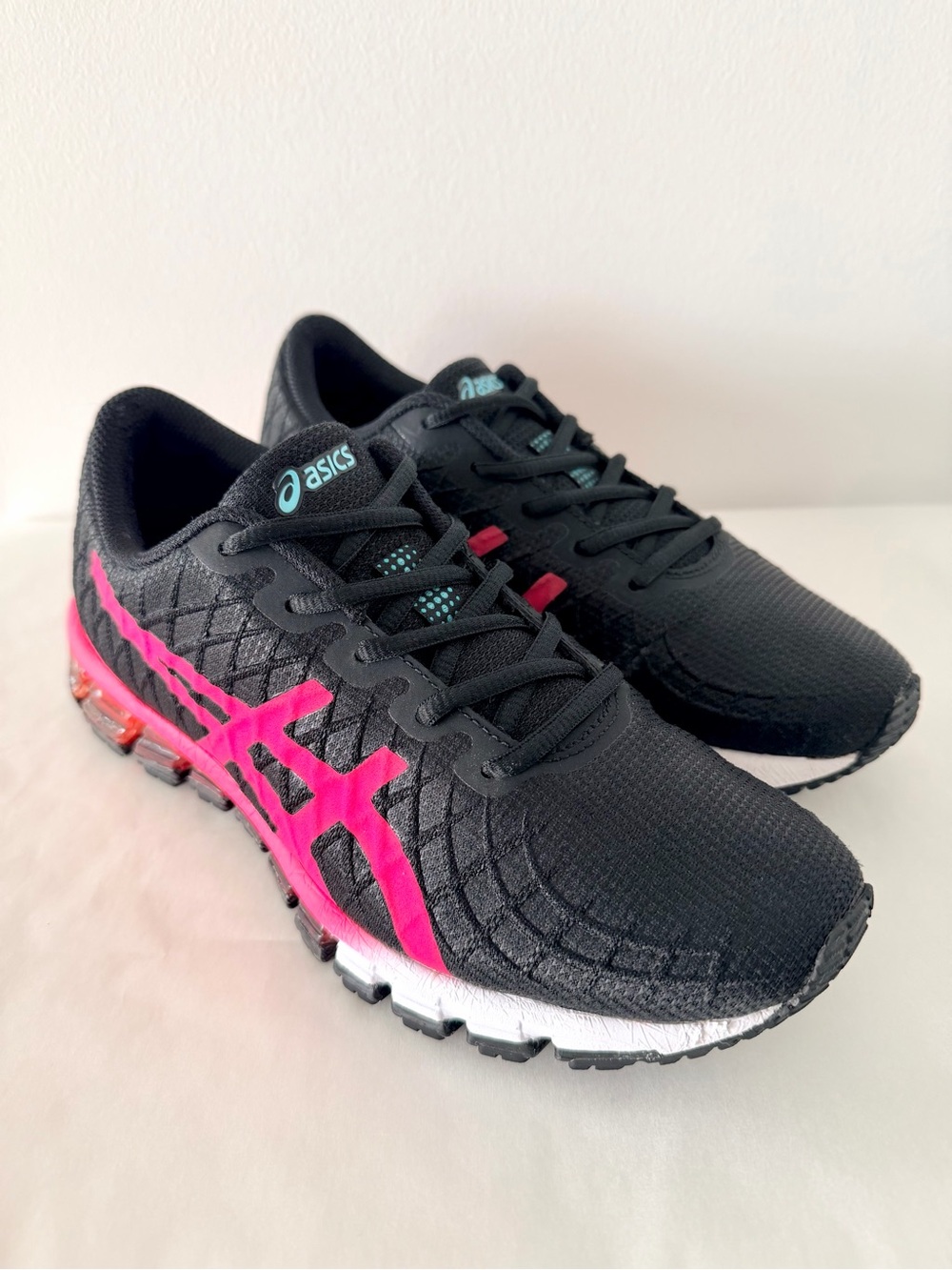 ASICS Women's Gel-Quantum 180 4 in Black Laser Pink (Size 7.5) Great Condition